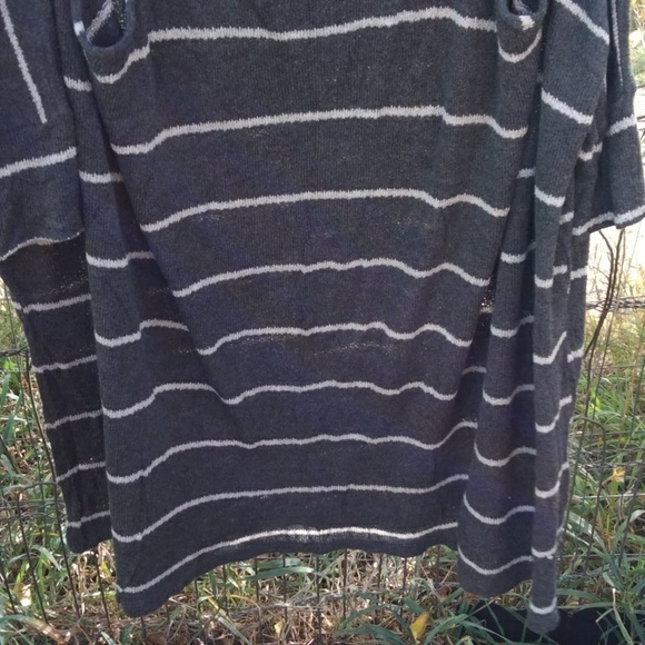 Sweater - Picture 4 of 8